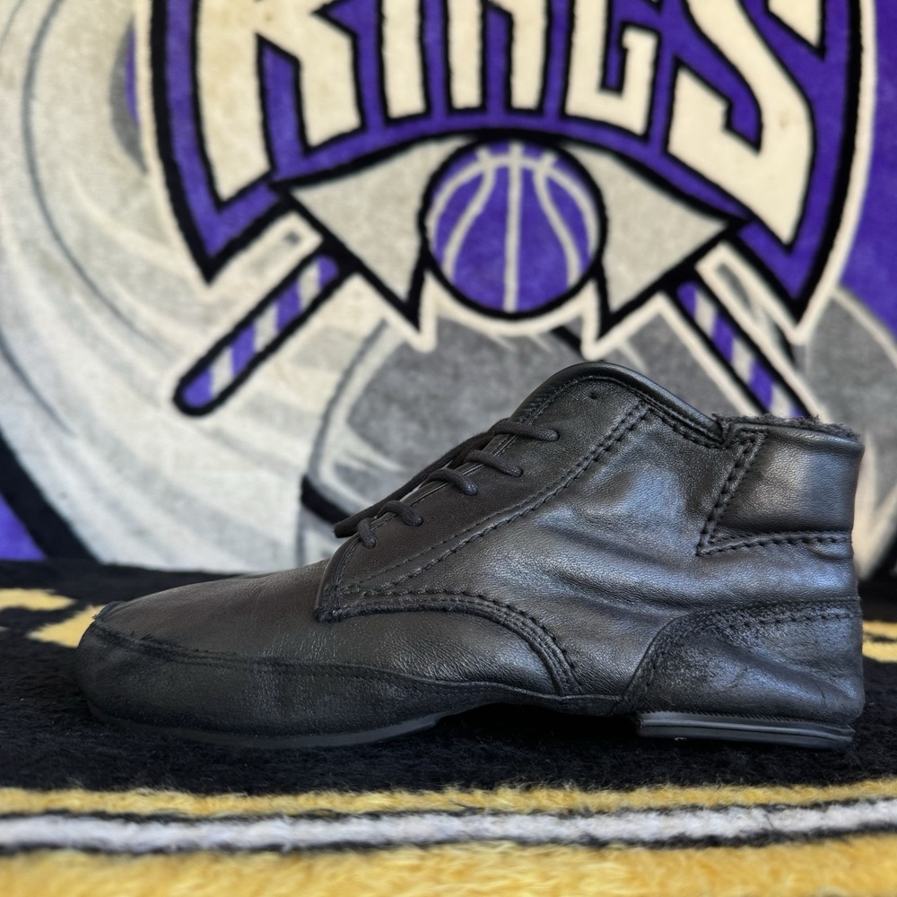 Size 40/W9 - tadeevo Winter Classic Black minimalist shoes